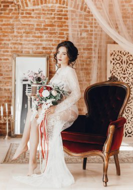 Güzel genç gelin beyaz gelinlik iç çamaşırı