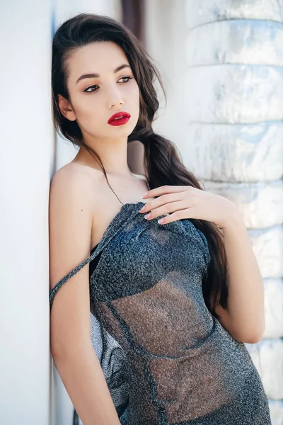 Mooie Jonge Vrouw Poseren Sexy Lingerie — Stockfoto