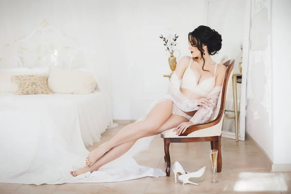 Bela Jovem Noiva Branco Casamento Lingerie — Fotografia de Stock
