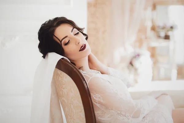 Bela Jovem Noiva Branco Casamento Lingerie — Fotografia de Stock