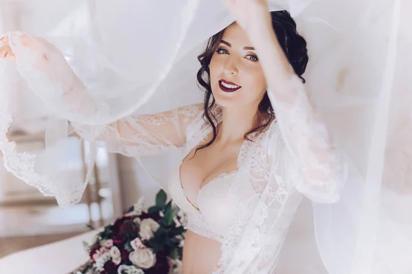 Vackra Unga Bruden Vit Bröllop Underkläder — Stockfoto