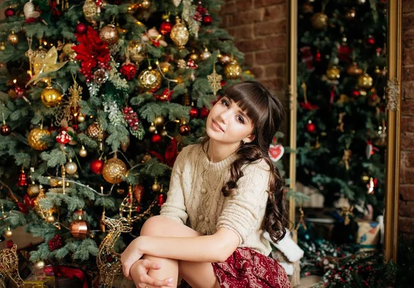 Beautiful Woman Christmas Tree Posing Home — Stock Photo, Image