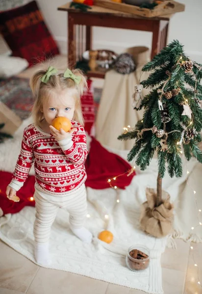 Beautiful Little Girl Christmas Tree — Stock Photo, Image