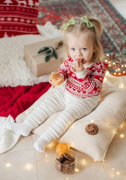 Beautiful Little Girl Christmas Tree — Stock Photo, Image