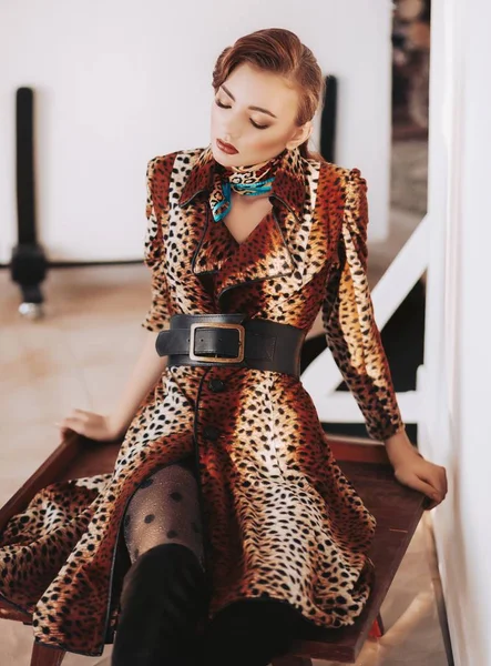 Beautiful Young Woman Posing Leopard Coat — Stock Photo, Image