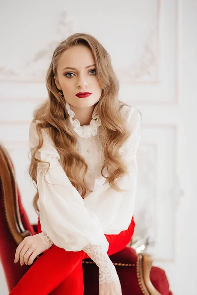 Beautiful Young Woman Posing White Blouse — Stock Photo, Image