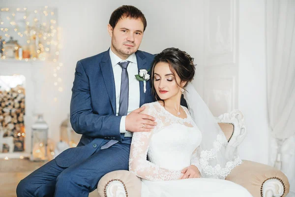 Beautiful Young Bride Groom Posing Room — Stock Photo, Image