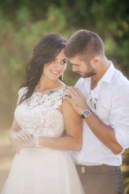 Gelin ve damat onların düğün günü Park