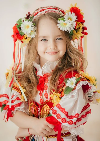Petite Fille Joyeuse Costume National — Photo