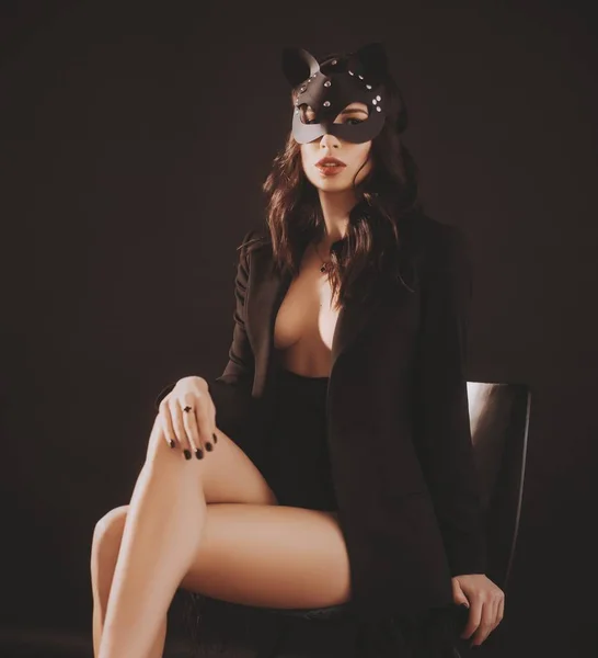 Beautiful Young Woman Posing Black Jacket Cat Mask — Stock Photo, Image