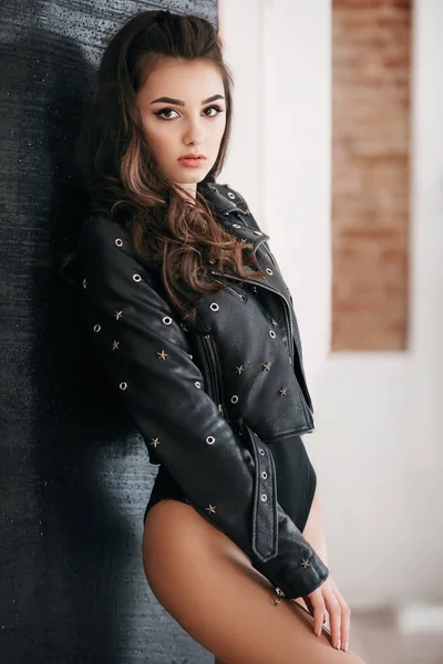 Beautiful Young Woman Posing Black Jacket — Stock Photo, Image