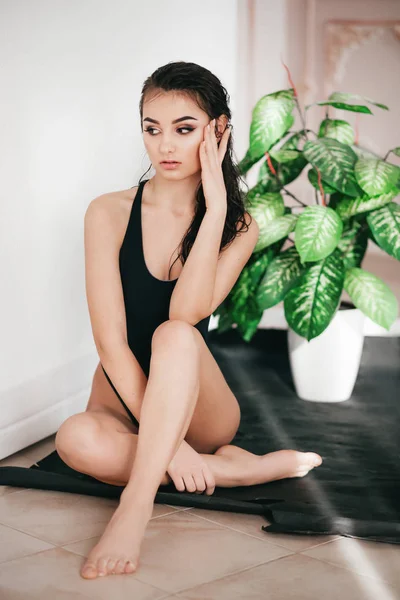 Beautiful Young Woman Posing Black Swimsuit — Stock Photo, Image