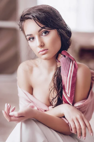 Beautiful Young Woman Posing Pink Blouse — Stock Photo, Image