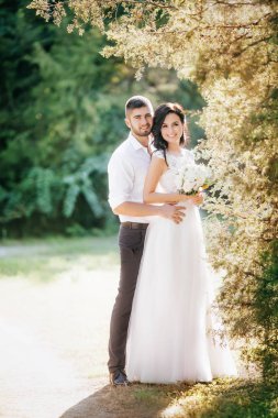 Güzel Genç Gelin ve Damat Poz  