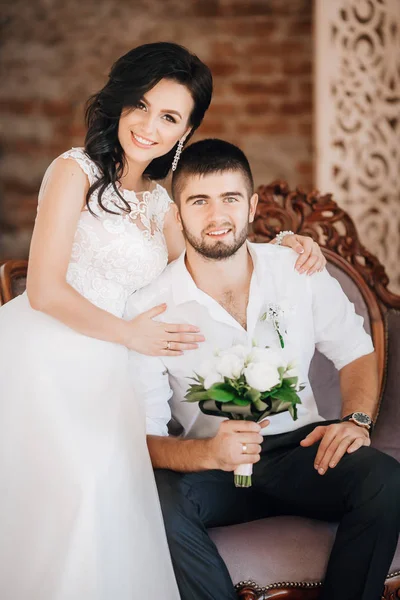 Beautiful Young Bride Groom Posing Room — Stock Photo, Image