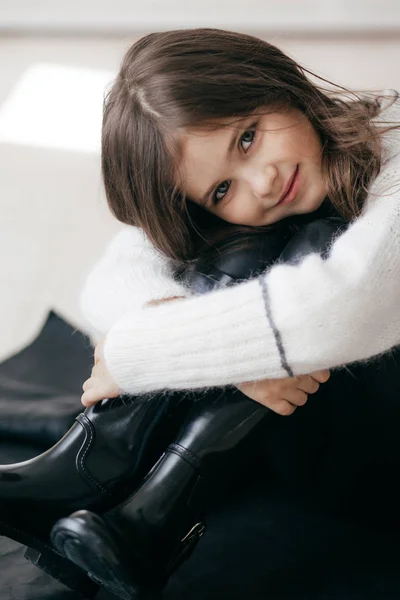 Cute Little Girl Białym Swetrze Happy Childhood Concept — Zdjęcie stockowe