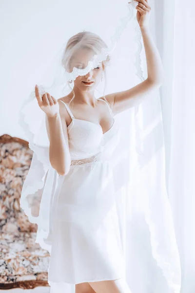 Belle Jeune Mariée Chemise Nuit Avant Mariage Maison — Photo