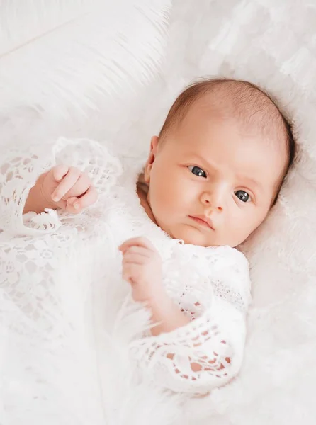 Schattig Baby Meisje Thuis — Stockfoto