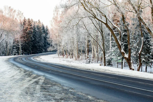 Kartpostal yaz masalı donmuş gölde