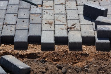 Asfalt döşemelerden bir patika döşeme