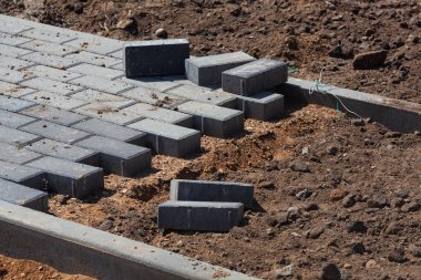 Asfalt döşemelerden bir patika döşeme