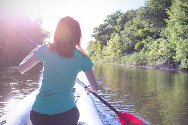 Verano Deporte Activo Una Chica Kayak Sunset Tim — Foto de Stock