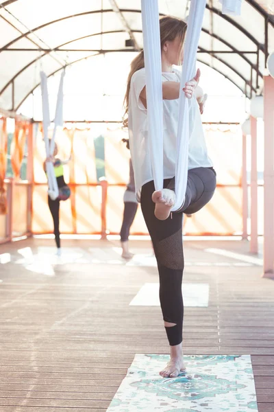 Healthy Fly Yoga Concept Happy Smiling Girl Fly Yoga Clas — Stock Photo, Image