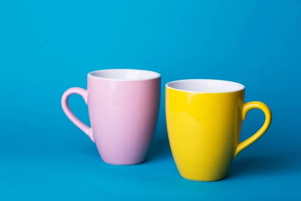 Mooie Koffie Roze Gele Kop Blauwe Backgroun — Stockfoto