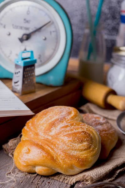 Leckere Appetitliche Brötchen Und Kaffee Zum Frühstück Hausgemachter Bäcker — Stockfoto