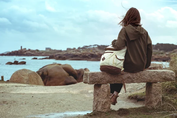Girl Traveler Sits Bench Sea Shore Tregastel Brittany Franc — Stock Photo, Image