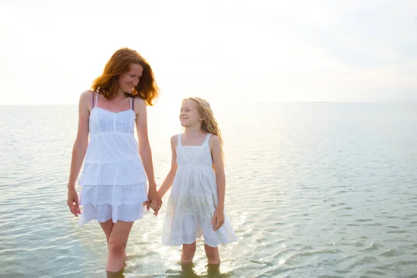 Madre Con Figlia Sera — Foto Stock