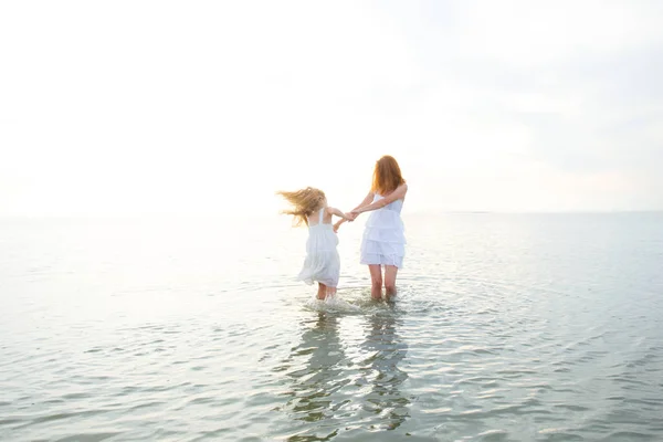 Madre Con Figlia Sera — Foto Stock