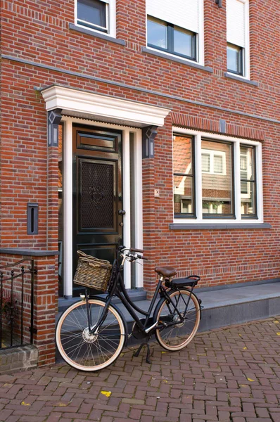 Bicicleta Perto Tijolo Holandês Tradicional Wal — Fotografia de Stock