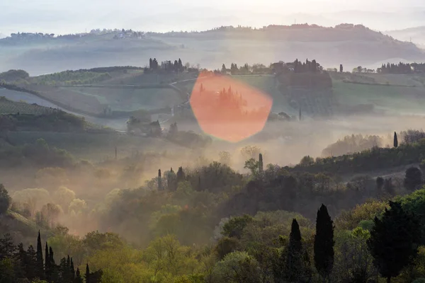 Mist Typisch Toscaanse Landschap Een Weergave Van Een Villa Een — Stockfoto