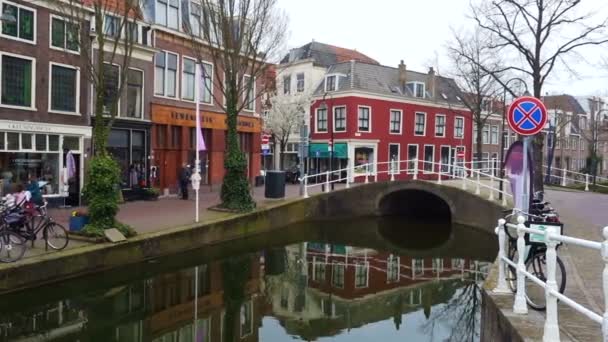 Delft Niederland April 2018 Strassen Und Kanäle Von Delft — Stockvideo