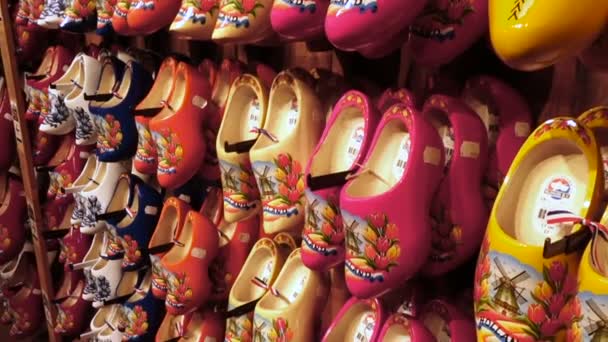 Zaanse Schans Países Bajos Abril 2018 Zapatos Holandeses Tradicionales Madera — Vídeo de stock