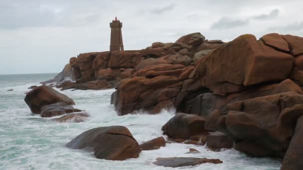 Latarnia Morska Phare Men Ruz Plaży Rose Granit Bretania Francja — Wideo stockowe
