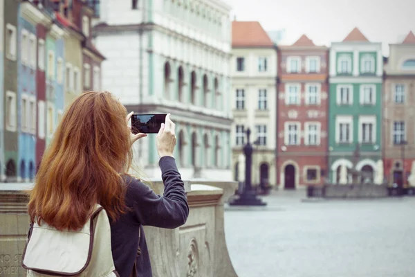 Menina Fazendo Uma Sessão Fotos Praça Principal Rynek Cidade Polonesa — Fotografia de Stock
