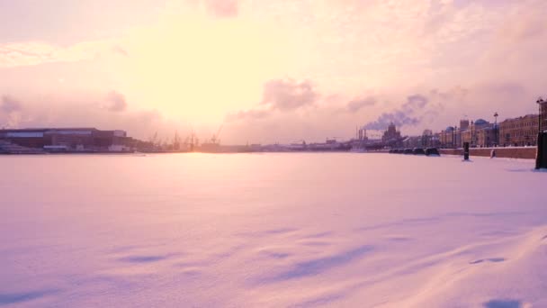 Invierno Neva Terraplén Del Río San Petersburgo Rusia — Vídeo de stock