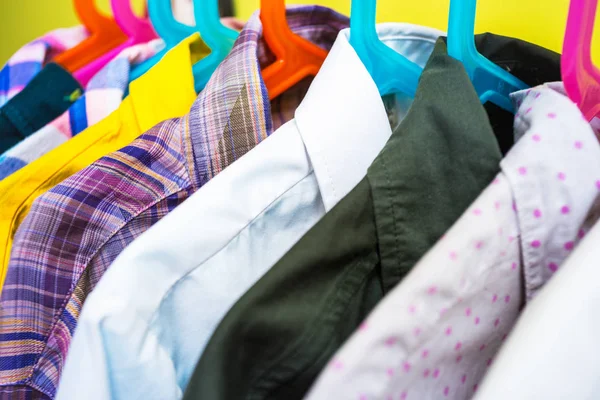 Qué Ponerte Problema Elección Son Las Camisas Diferentes Gancho — Foto de Stock