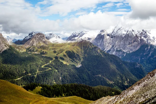 Przepięknych Górskich Krajobrazów Widok Sassolungo Langkofel Dolomity Włochy — Zdjęcie stockowe