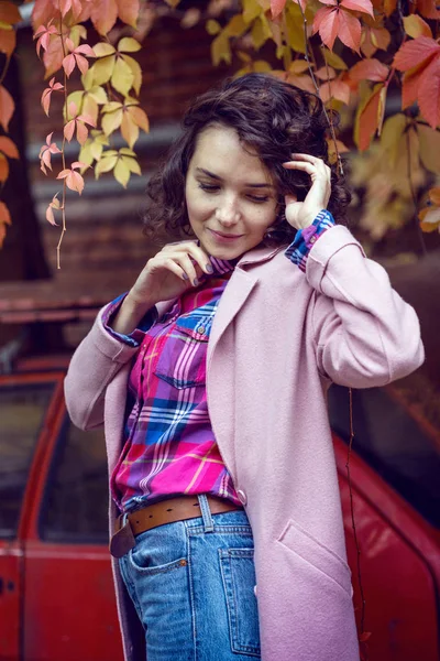 Porträt Eines Schönen Glücklich Lächelnden Mädchens Freien Herbst — Stockfoto