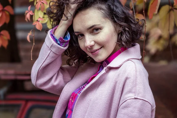 Retrato Uma Bela Menina Sorridente Feliz Livre Autum — Fotografia de Stock