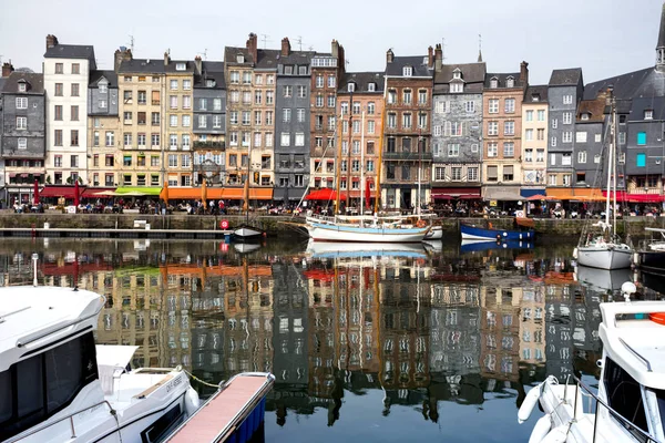 Honfleur França Abril 2018 Vista Baía Aterro Famosa Cidade Francesa — Fotografia de Stock