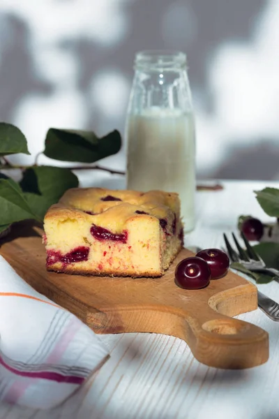 Bakeri Kirsebærpai Melk Kirsebær Bordet – stockfoto