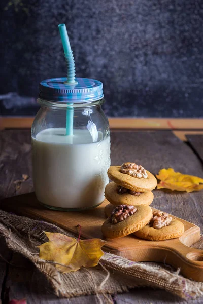 Biscuits Pain Épice Avec Des Noix Sur Une Table Une — Photo