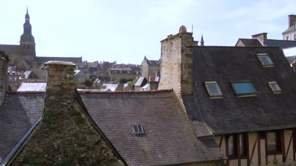 Widok Dachy Starych Tradycyjnych Domów Centrum Dinan Brittany Francja — Wideo stockowe