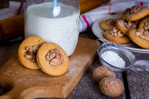 Biscuits Pain Épice Avec Des Noix Sur Une Table Une — Photo