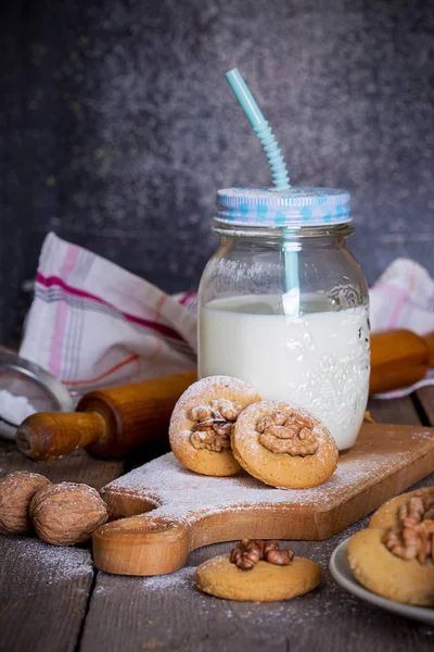 Biscuits Pain Épice Avec Des Noix Sur Une Table Une — Photo