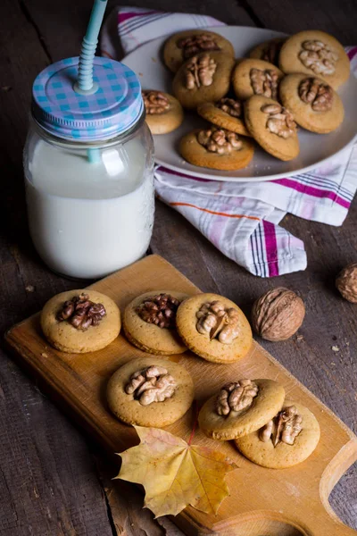 Biscuits Pain Épice Avec Des Noix Sur Une Table Une — Photo